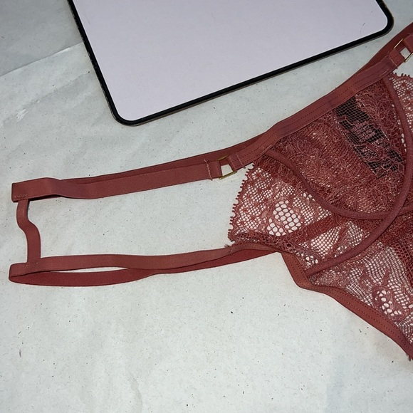 THONG Victoria's Secret Lace Panty XL - Picture 6 of 13